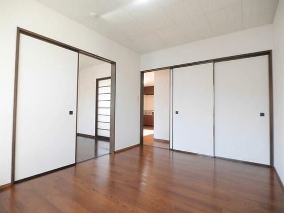 収納　たっぷり入る収納あり