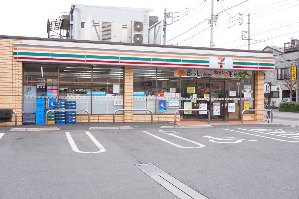 コンビニ　セブンイレブン 川口前川4丁目店（コンビニ）まで303m