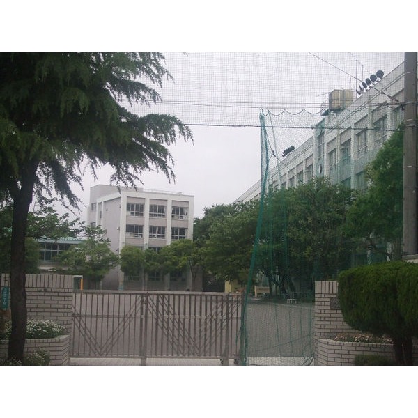 中学校　江戸川区立松江第一中学校（中学校）まで534m