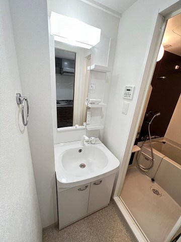 洗面設備　脱衣スペースもあります