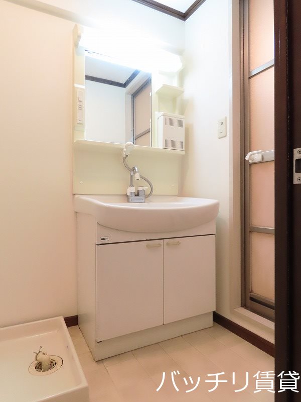 洗面設備　別号室イメージの為、現状を優先致します。