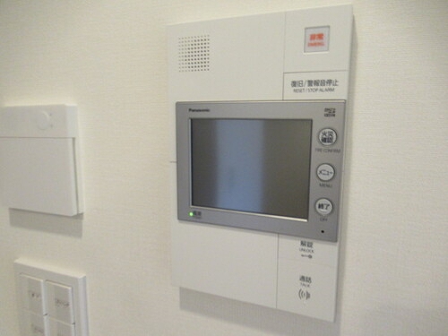セキュリティ　モニター付きインターホン