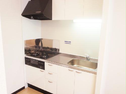 キッチン　3口コンロ付