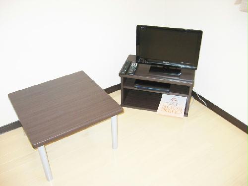 居室・リビング　テレビ・テーブル付き