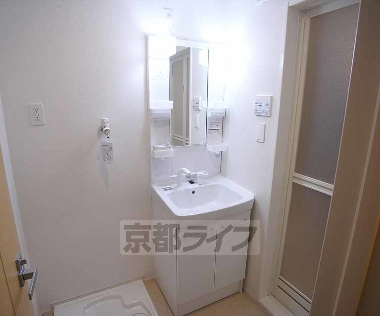 洗面設備　シャンプードレッサーついてます