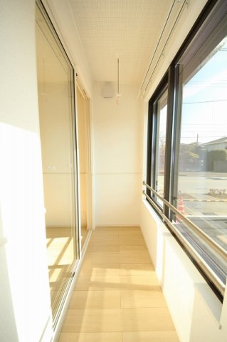 バルコニー　サンルーム：同施工会社同間取りのモデル写真です。現況優先とい