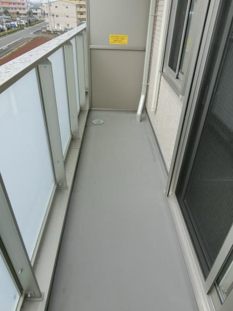 バルコニー　南向きで日当たり良好のバルコニー