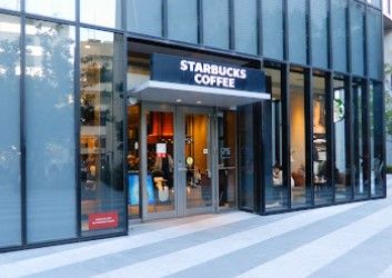 飲食店　スターバックスコーヒー 飯田橋サクラテラス店（飲食店）まで100m