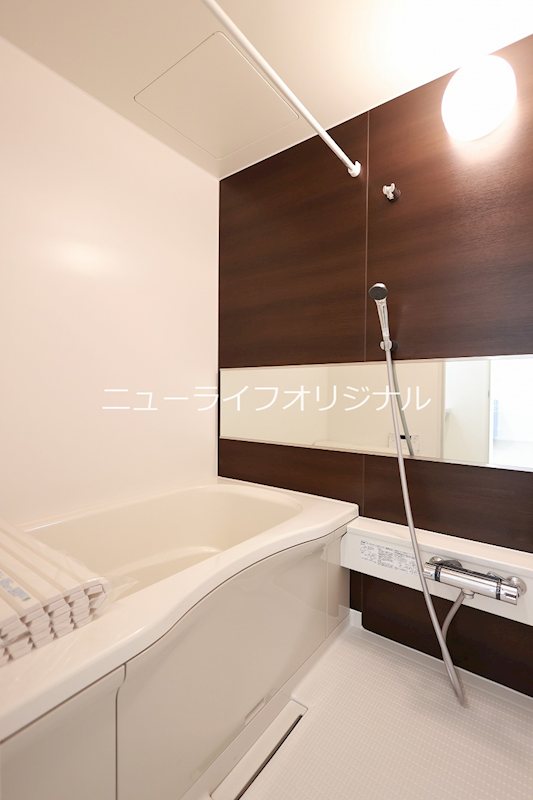 バス・シャワールーム　追焚機能はもちろん浴室乾燥機付きです！