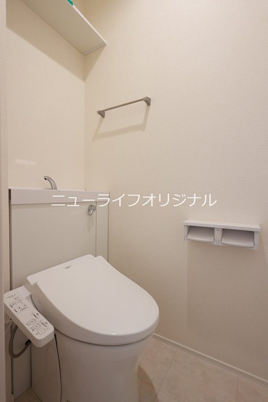 トイレ　あると嬉しい温水洗浄便座付き♪
