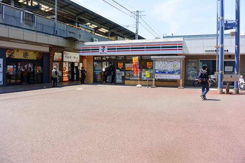 コンビニ　セブン-イレブン ハートインJR明石駅改札口店（コンビニ）まで1264m