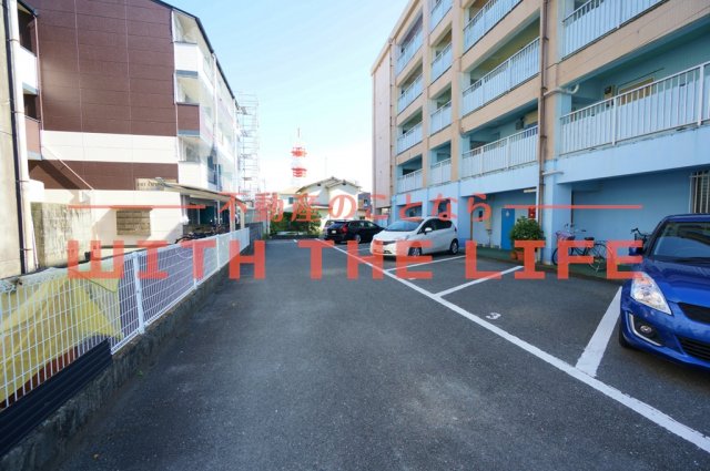 駐車場　車をお持ちの方に嬉しい駐車場付きの物件です