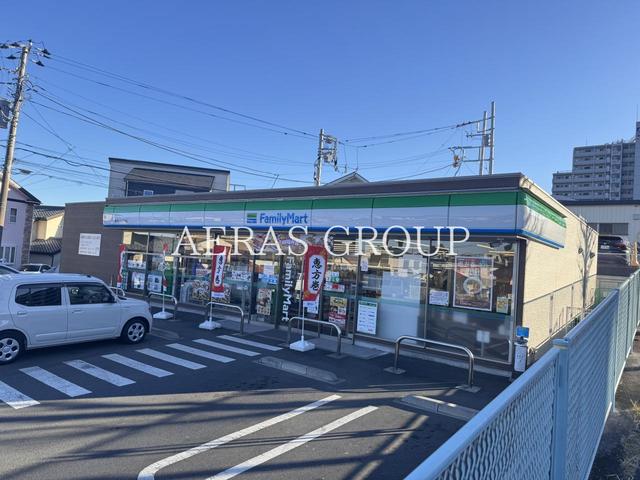 コンビニ　ファミリーマート 藤沢石川二丁目店（コンビニ）まで706m