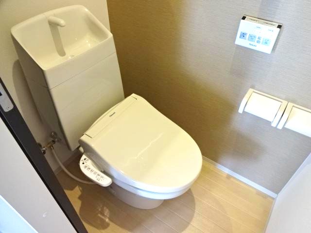 トイレ　シャワー付トイレ