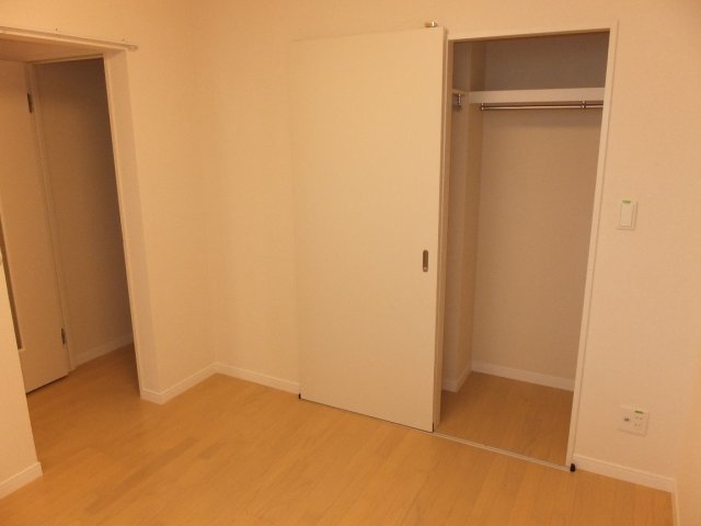 収納　洋室　【クローゼット】