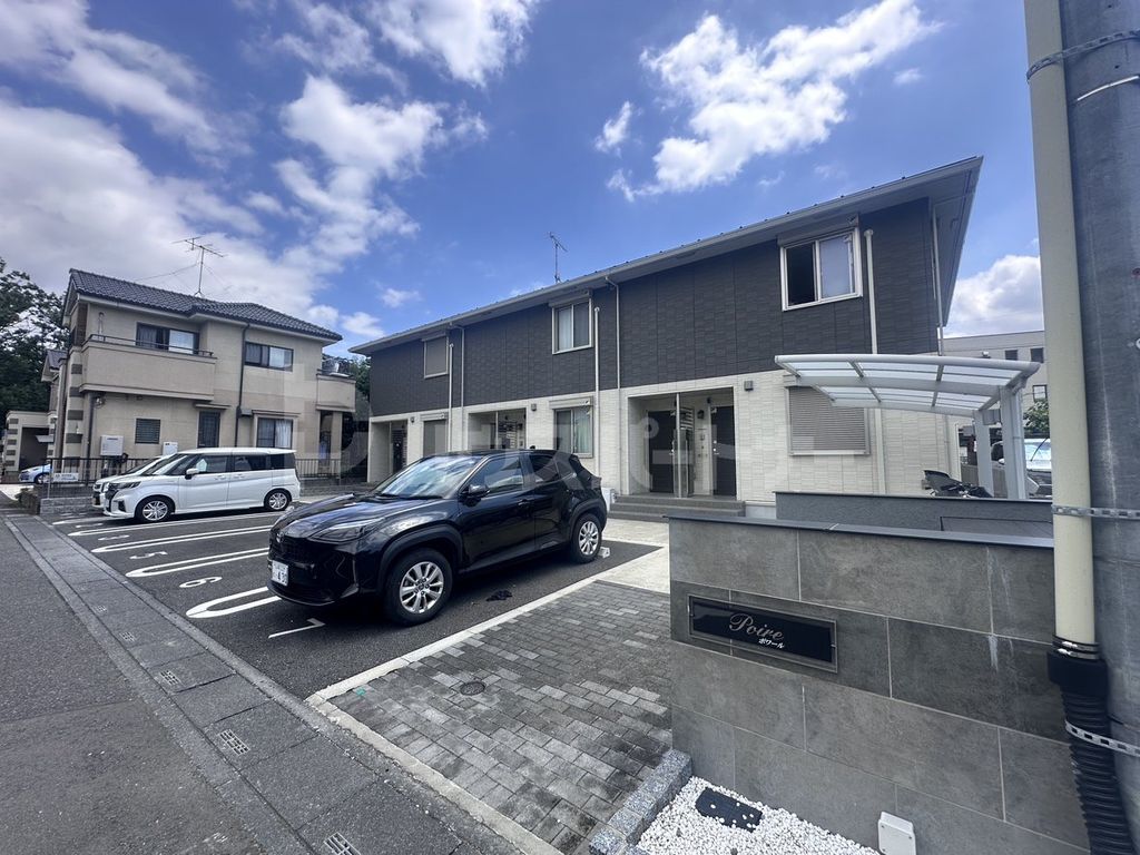 建物外観　駐車場