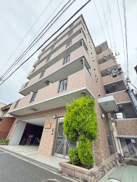 建物外観　スマートに佇むお家。毎日が楽しくなります。