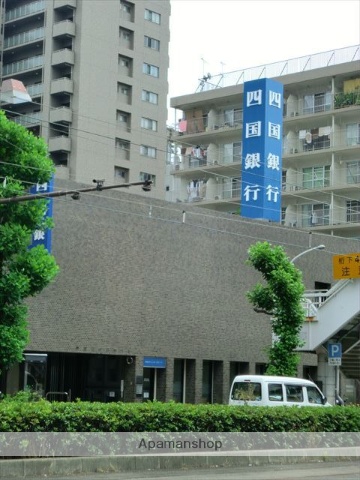 銀行　四国銀行岡山支店（銀行）まで260m