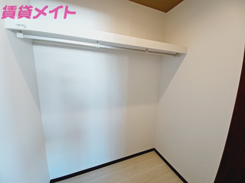 収納　同型参考写真
