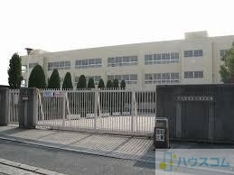 小学校　茨木市立穂積小学校（小学校）まで718m
