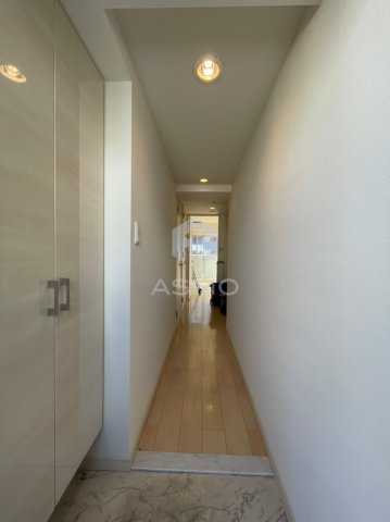 玄関　※建物内別間取参考写真