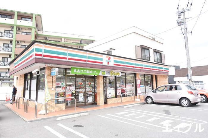 コンビニ　セブンイレブン博多諸岡店（コンビニ）まで133m