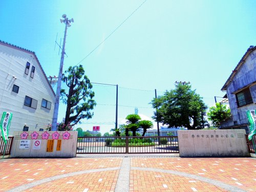 小学校　静岡市立駒形小学校（小学校）まで616m