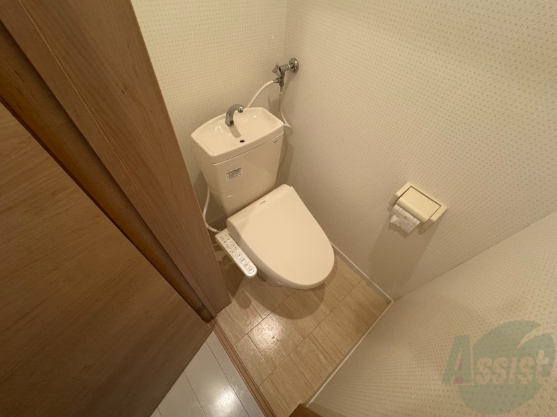 トイレ　ウォシュレット機能がついたトイレです。安心して使用できます。