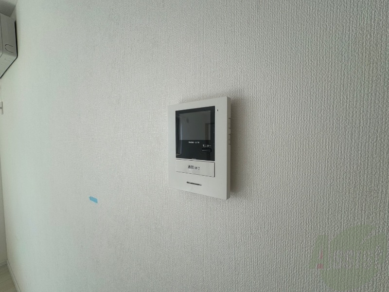 セキュリティ　ＴＶモニター付インターホンです。来客者の顔が見えるので安心！