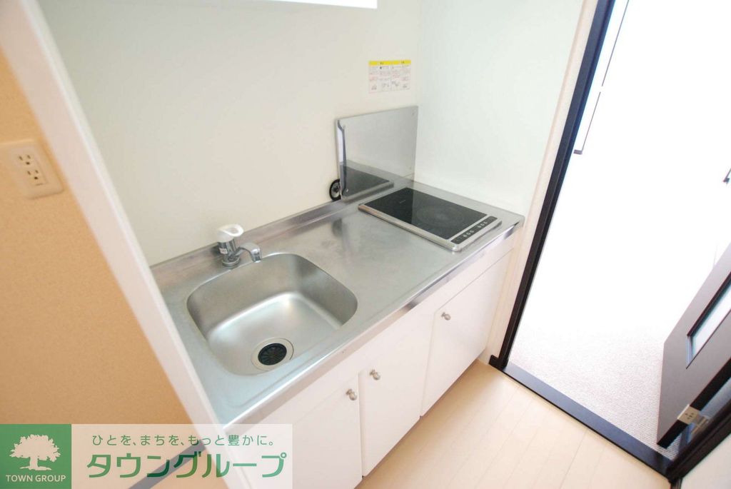 キッチン　同タイプ写真の為、現況優先。