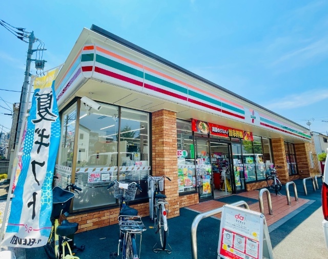 コンビニ　セブンイレブン杉並堀ノ内２丁目店（コンビニ）まで454m