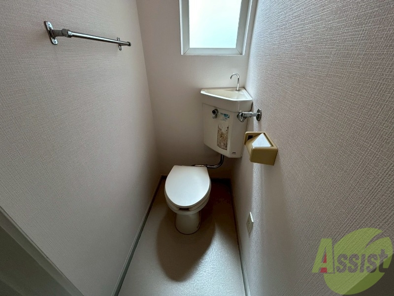 トイレ　こちらはトイレです。清潔感があり、安心して使用できます。