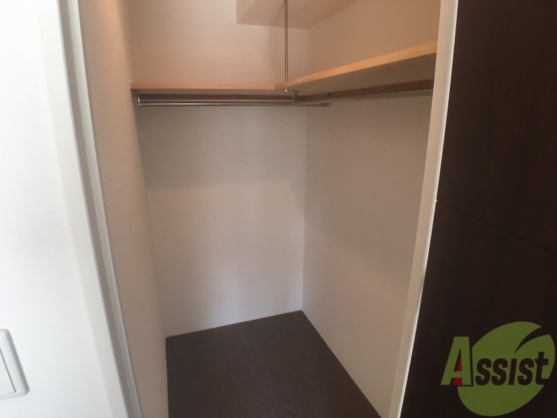 収納　寝室の収納です。部屋がすっきり片付きます。