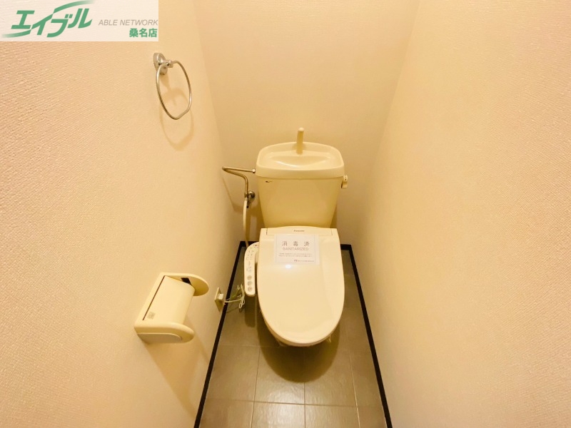 トイレ　同物件別室反転写真