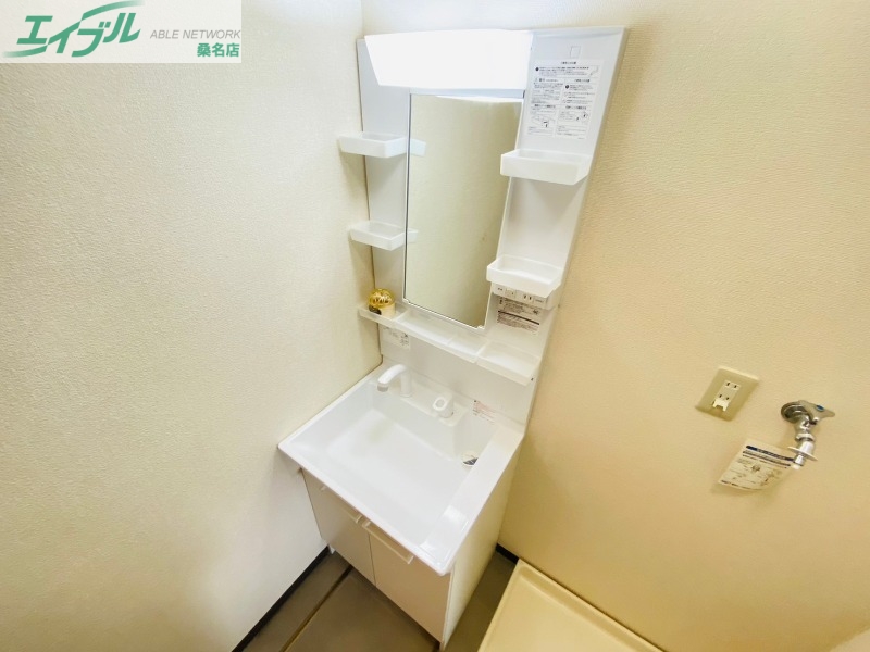 洗面設備　同物件別室反転写真