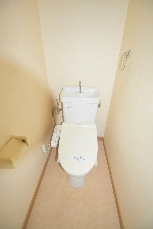 トイレ　お問合せはシティホーム海田センター　082-821-2227