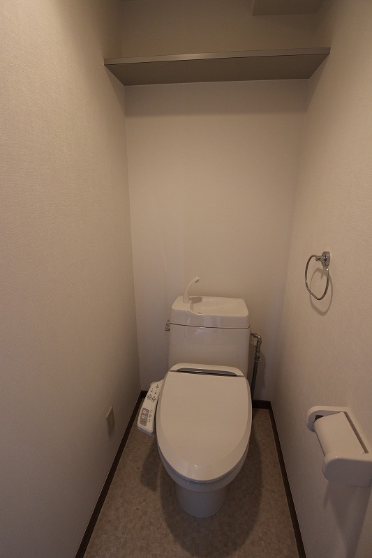 トイレ　写真は同物件の別号室です。
