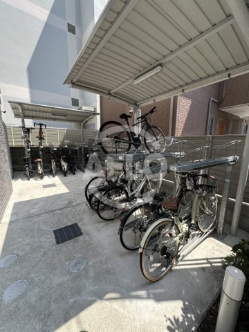 その他　ドゥ セレニテ　駐輪場