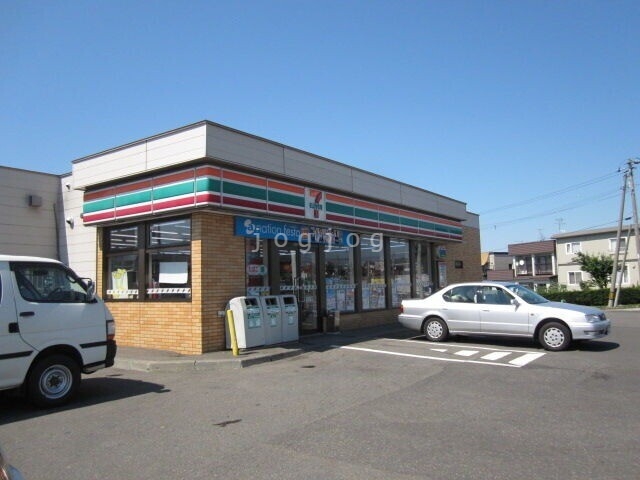 コンビニ　セブンイレブン江別大麻高校東店（コンビニ）まで357m