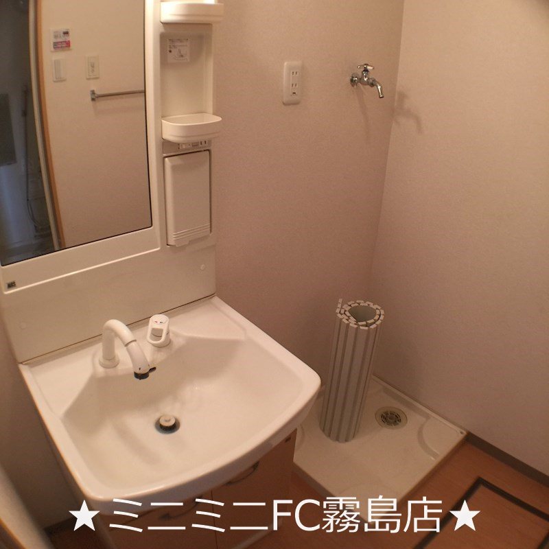 洗面設備　同型反転