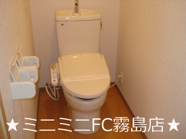 トイレ　同型反転