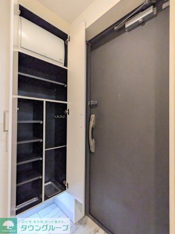 玄関　お部屋探しは株式会社　タウンハウジング　までお気軽にお問合…