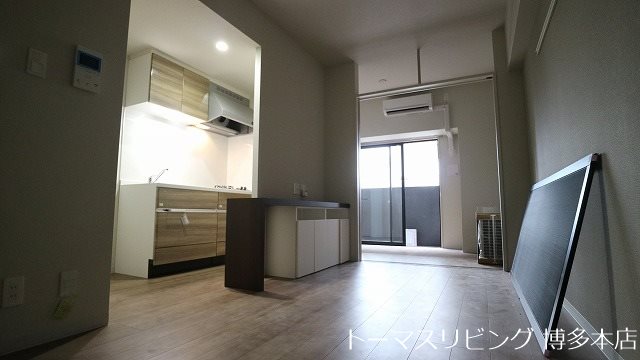 居室・リビング　※別号室の参考写真になります。