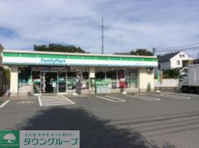 コンビニ　ファミリーマート柴崎町六丁目店（コンビニ）まで376m