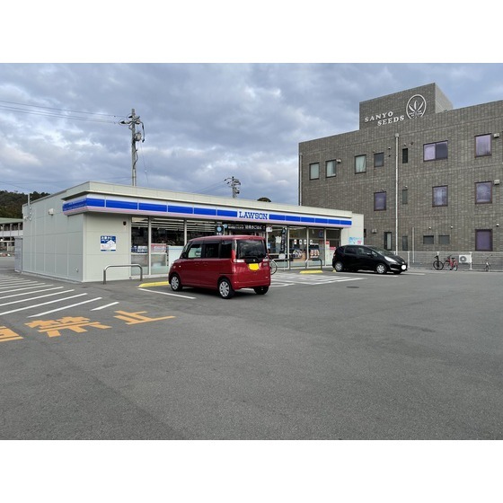 コンビニ　ローソン山口大学正門前店（コンビニ）まで239m