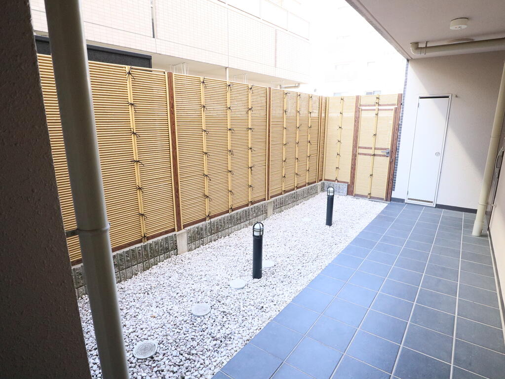 駐車場　敷地内