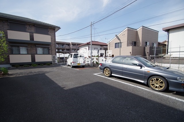 駐車場　敷地内駐車場完備