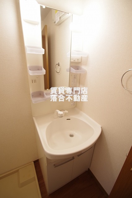 洗面設備　独立洗面化粧台付き