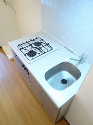 キッチン　※全て別号室のお写真。内装等参考にしてください。
