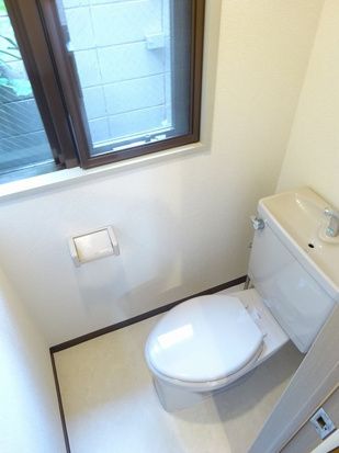 トイレ　※全て別号室のお写真。内装等参考にしてください。